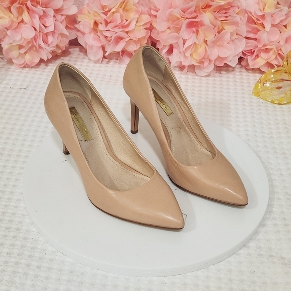 LOUISE et Cie Womens Pinkish Cream Low Stiletto Heels Size 4M - Picture 6 of 9